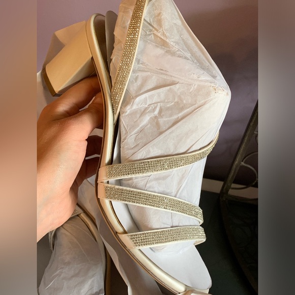 Naturalizer NWT Women's white Sandal Vanessa 2 size 9 New in Box sparkly 2024 - Picture 12 of 14